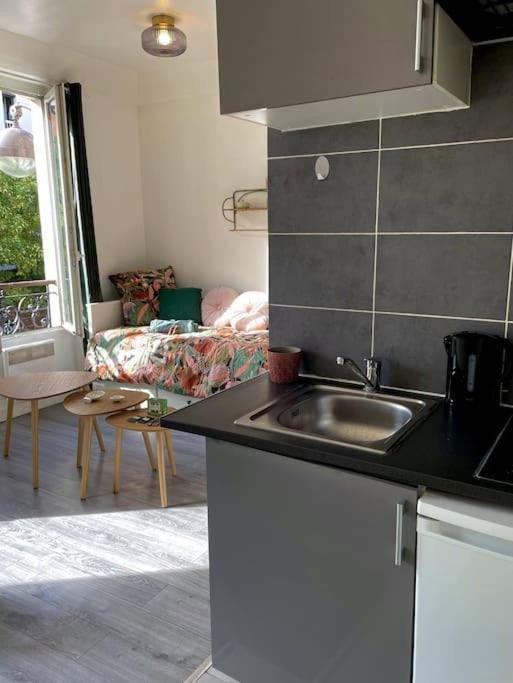 Charming Bright Sunny Studio Near Canal St Martin Paris Extérieur photo